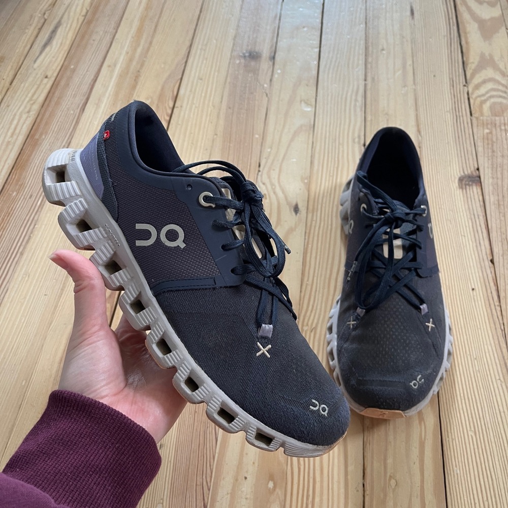 On Running Cloud X Womens 9 Black Lilac‎ Lightweight Training Shoes 60.98097